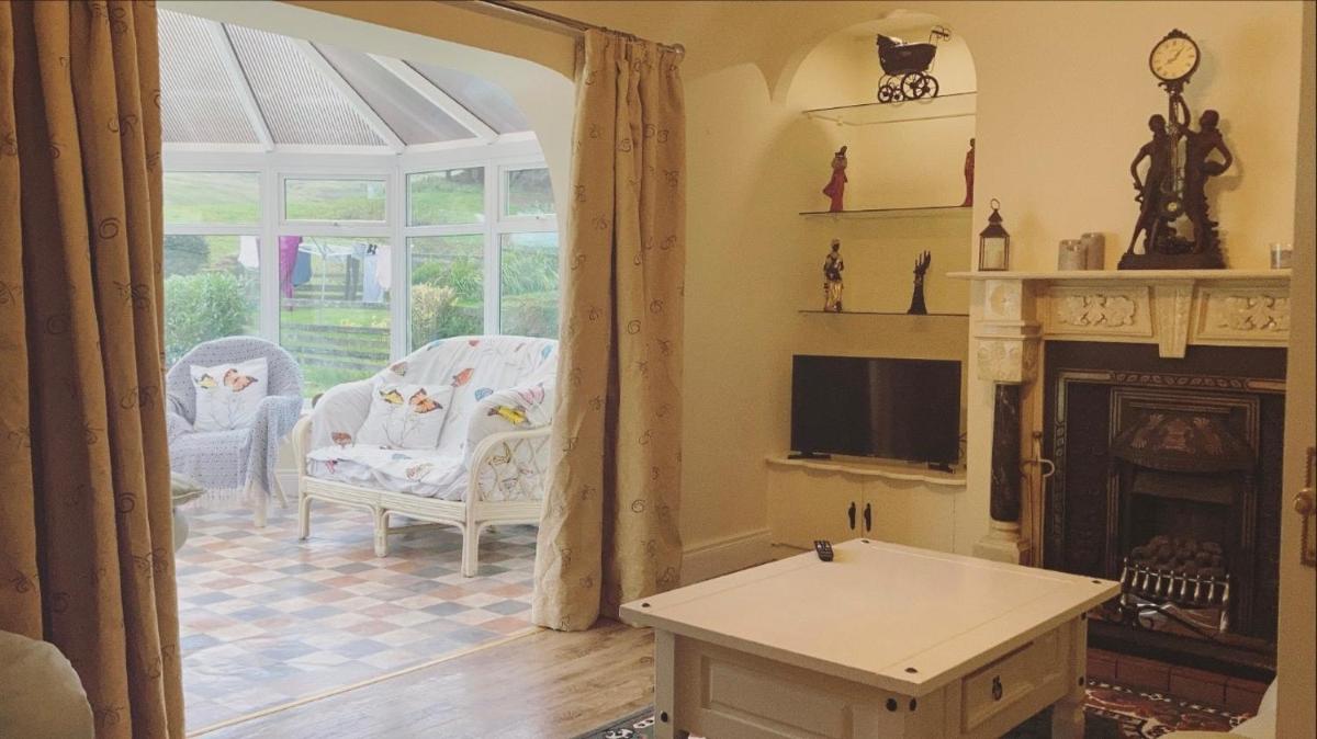 Cub Cottage - Housity