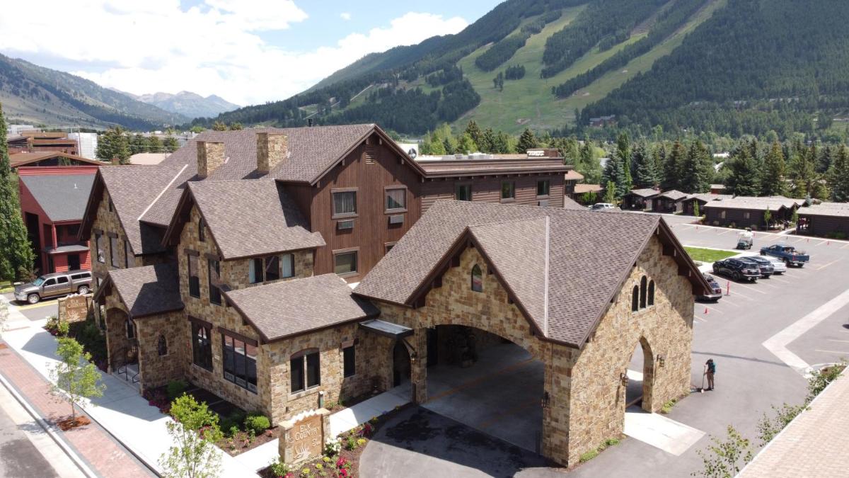 Elk Country Inn - Housity