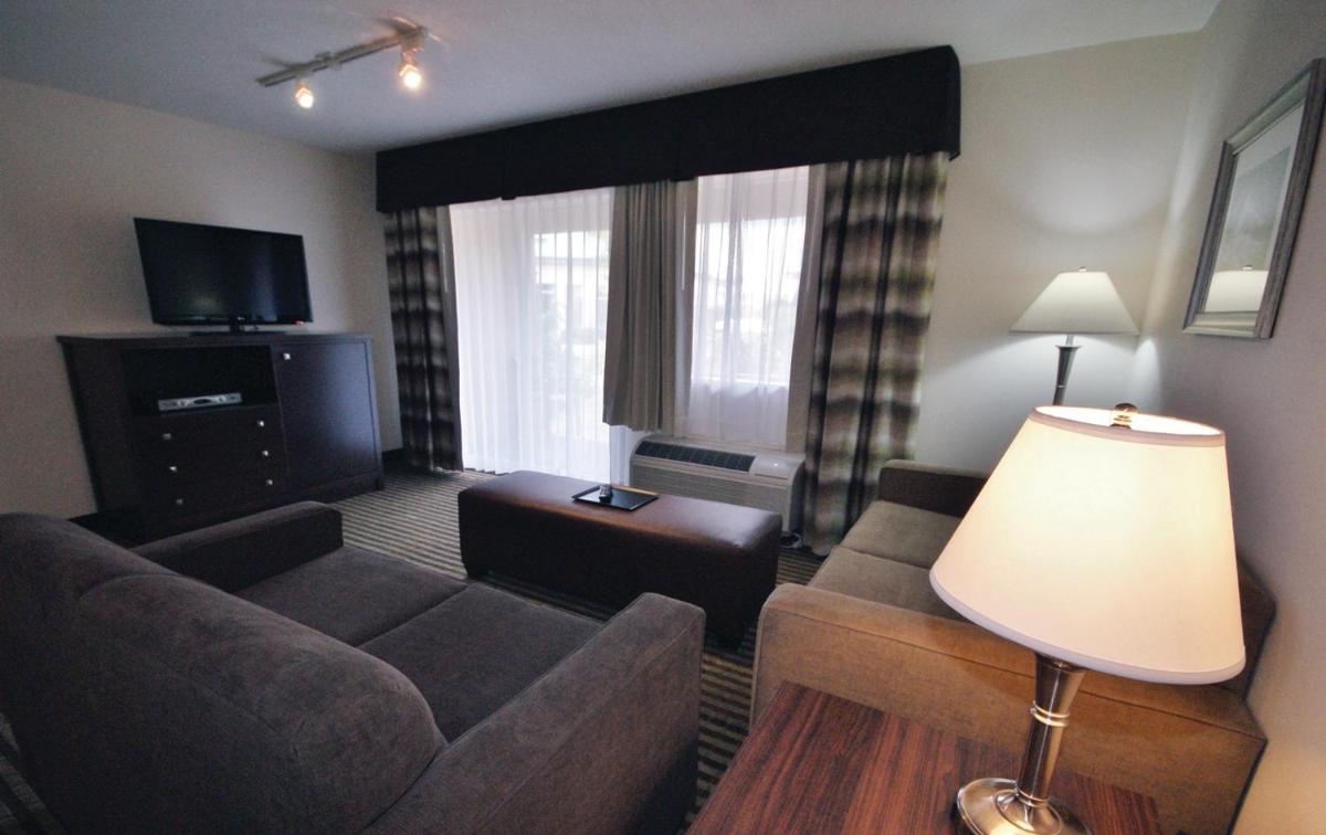 Powell River Town Centre Hotel - Housity