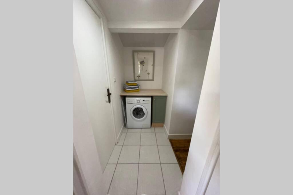 Gite Jeanroy a Cheerful 2 Bedroom Rural Gite - Housity