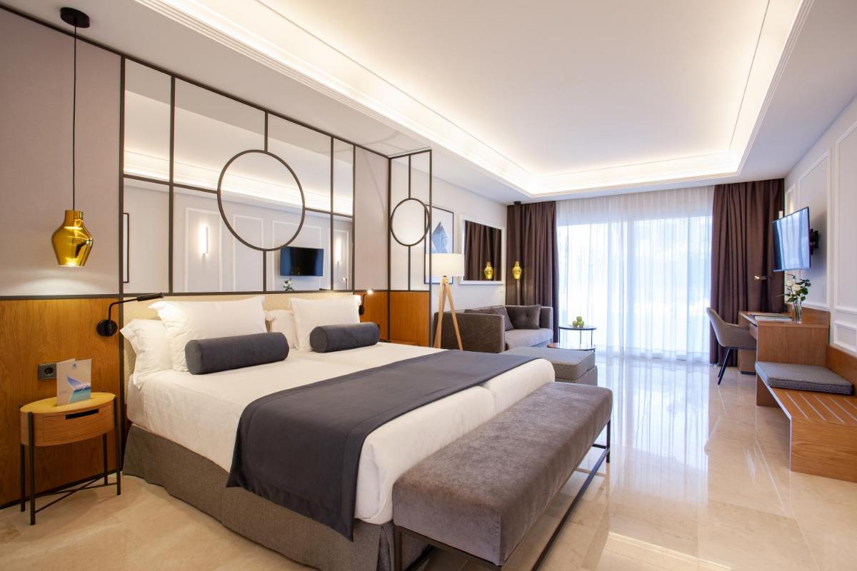 Cama o camas de una habitación en Grupotel Playa de Palma Suites & Spa