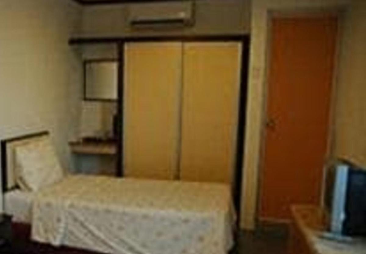 TS Hotel - Taman Rinting - Housity