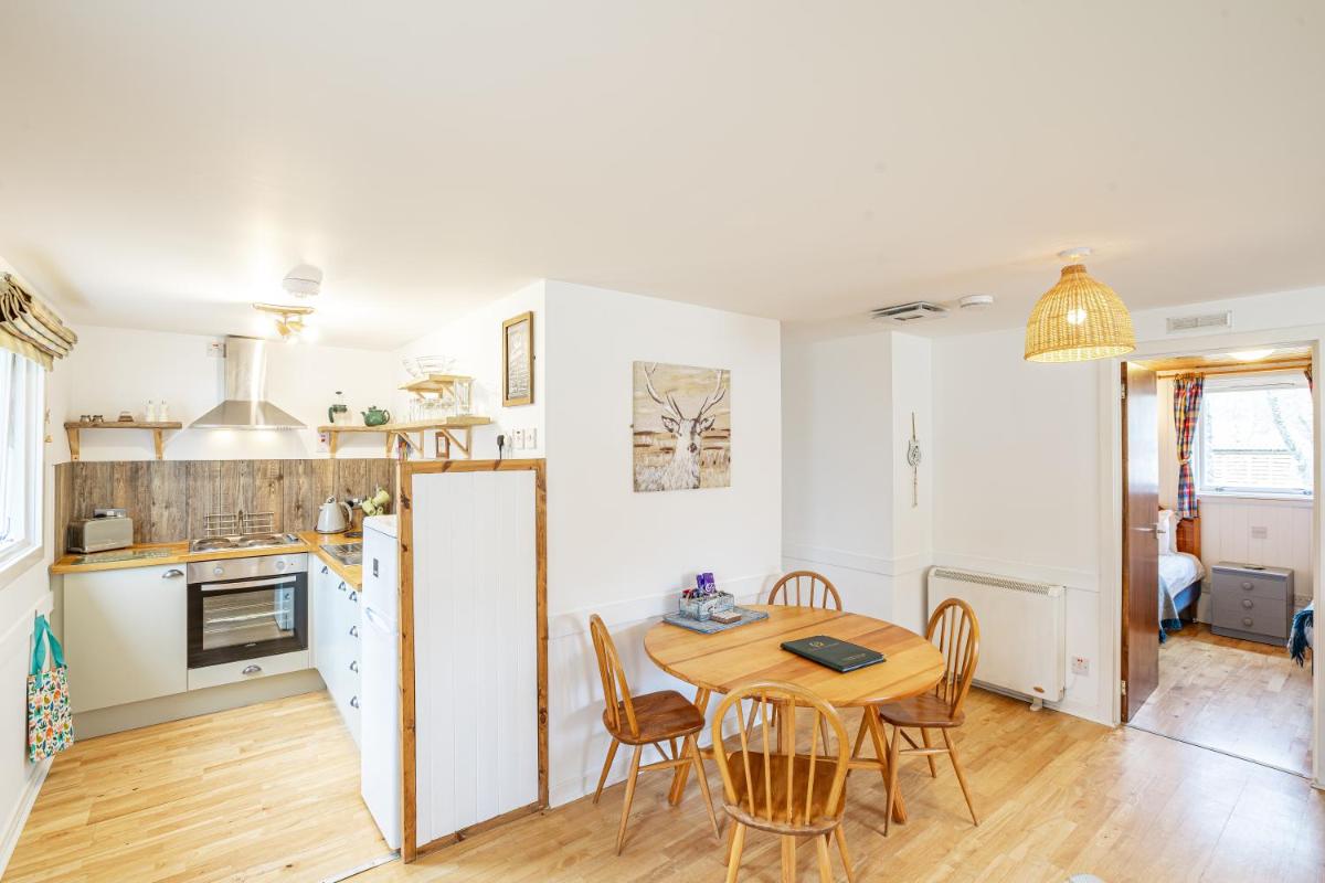 Heather Lodge 4, sleeping 6 - Housity