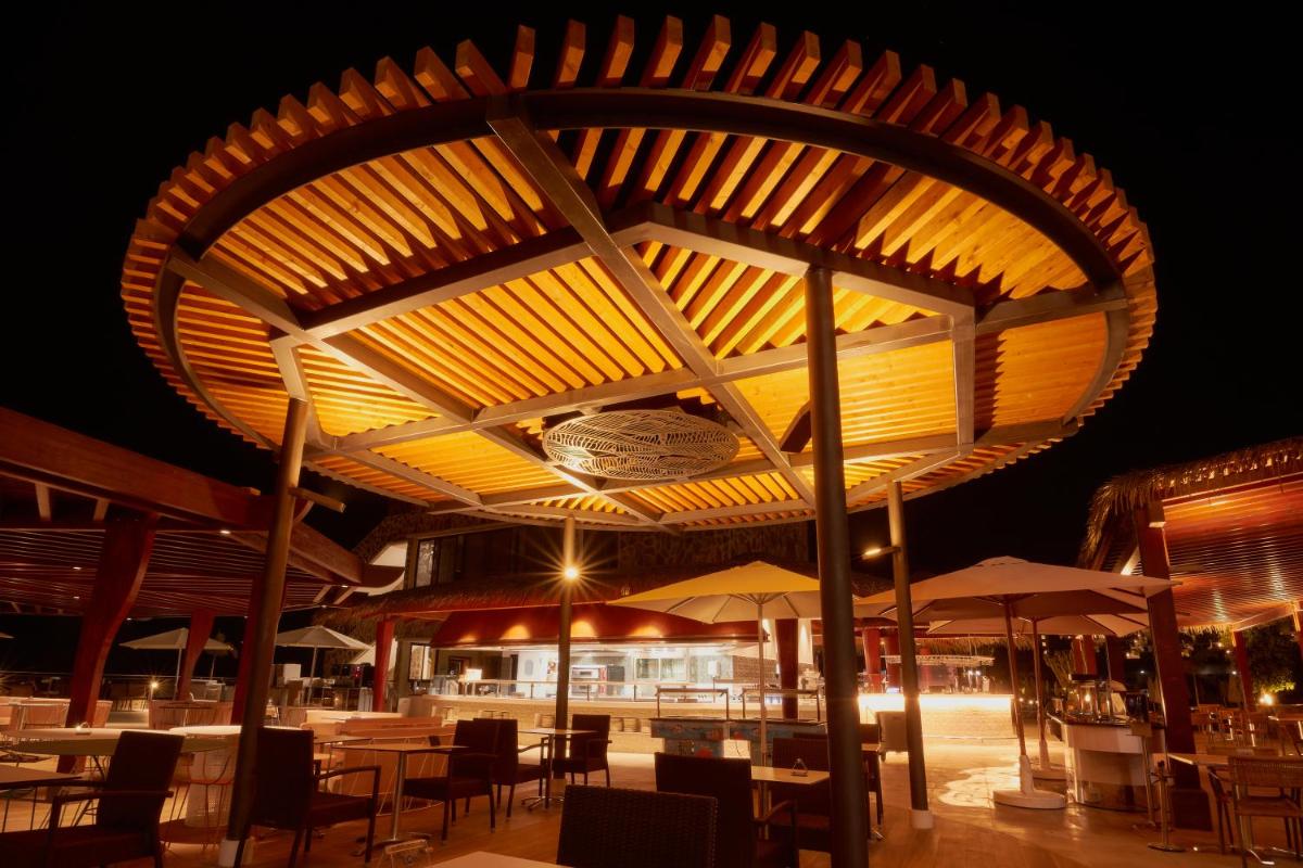 Un restaurante o sitio para comer en Gloria Palace Amadores Thalasso & Hotel