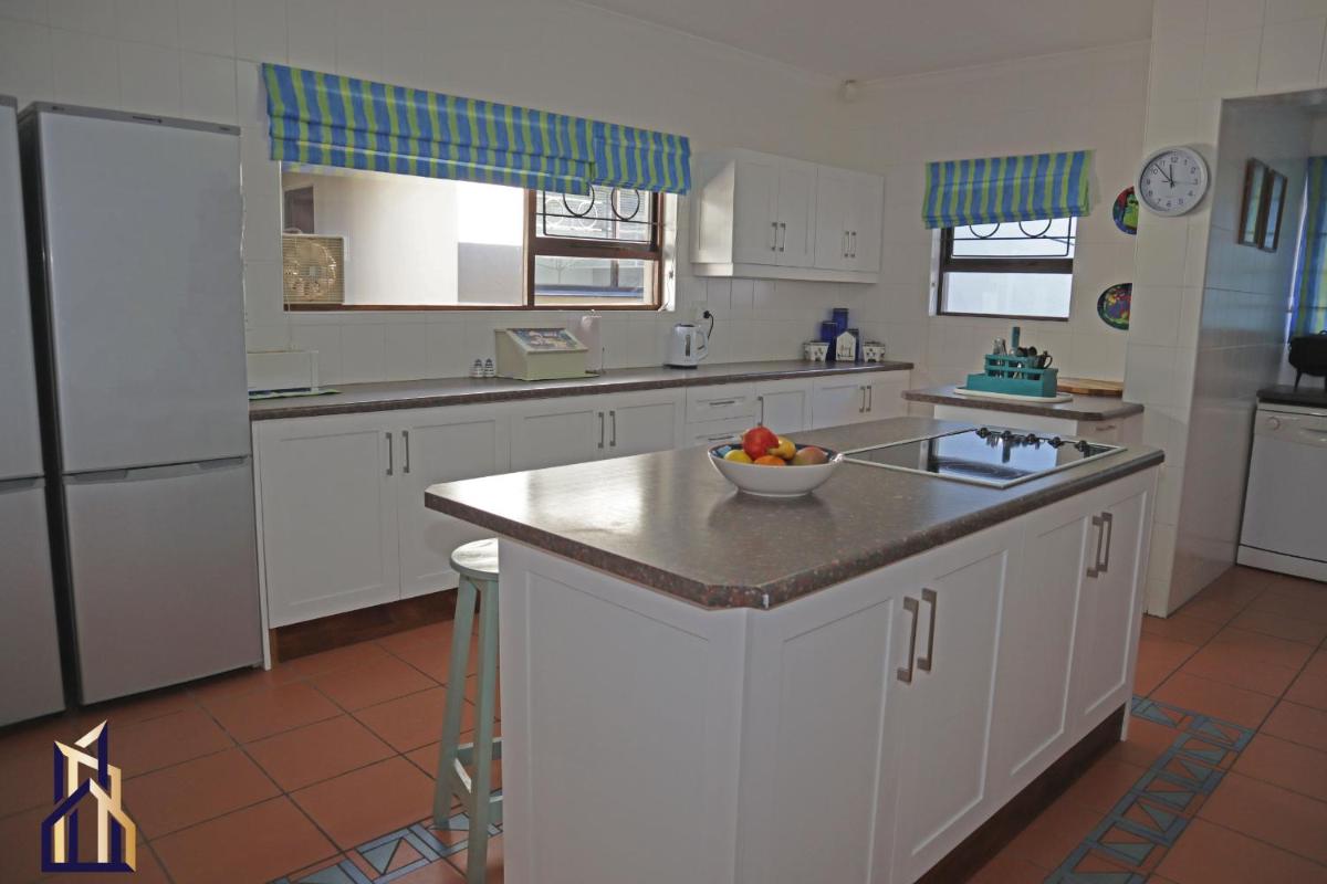 Navesink Drive - Housity