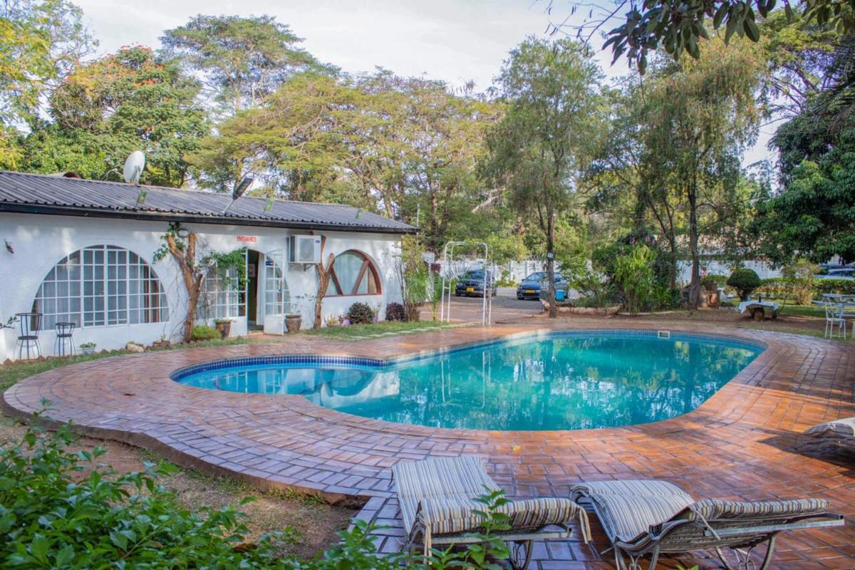 The Ad Lib Executive lodge - Housity