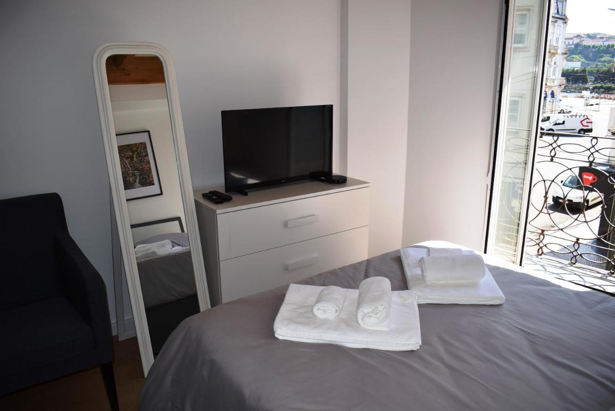 Studio Station 2 - Housity