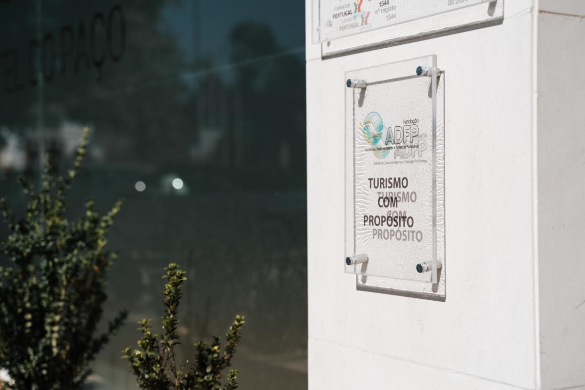 Um certificado, prémio, placa ou documento mostrado em Conimbriga Hotel do Paço