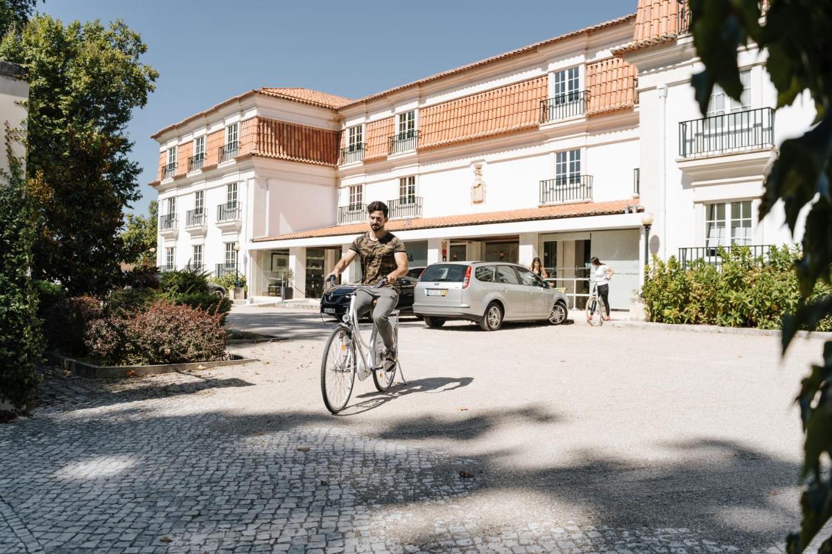 A vizinhança circundante ou próxima do hotel