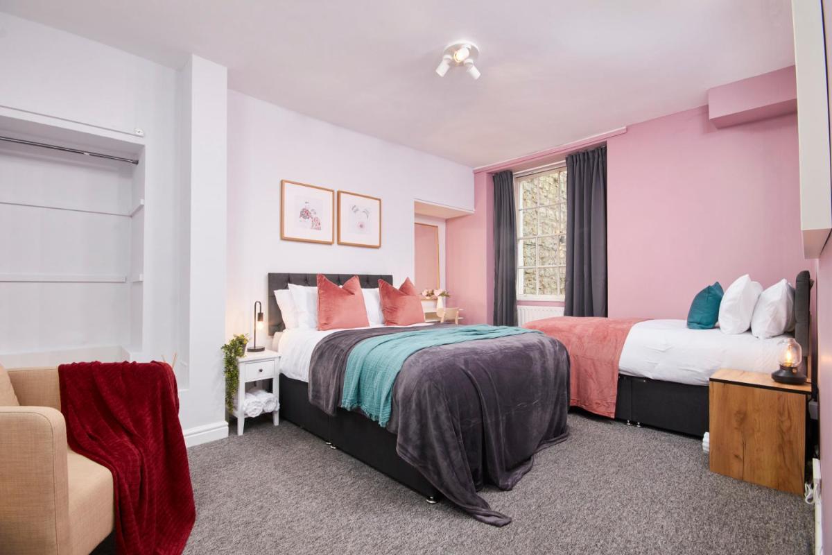 Wonderful Apartment in Bath wGarden - Sleeps 8 - Housity