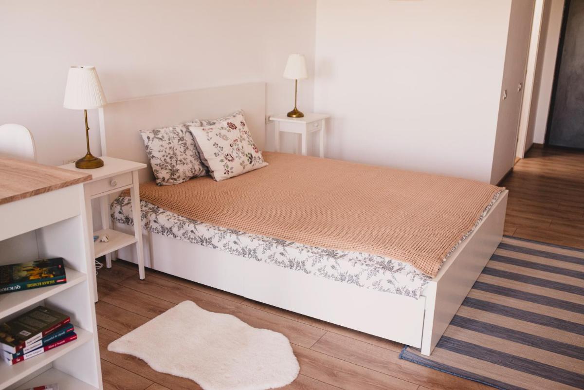 Retro Studio by the SEA - Housity