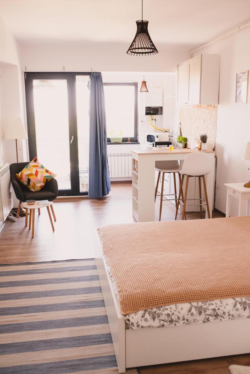 Retro Studio by the SEA - Housity