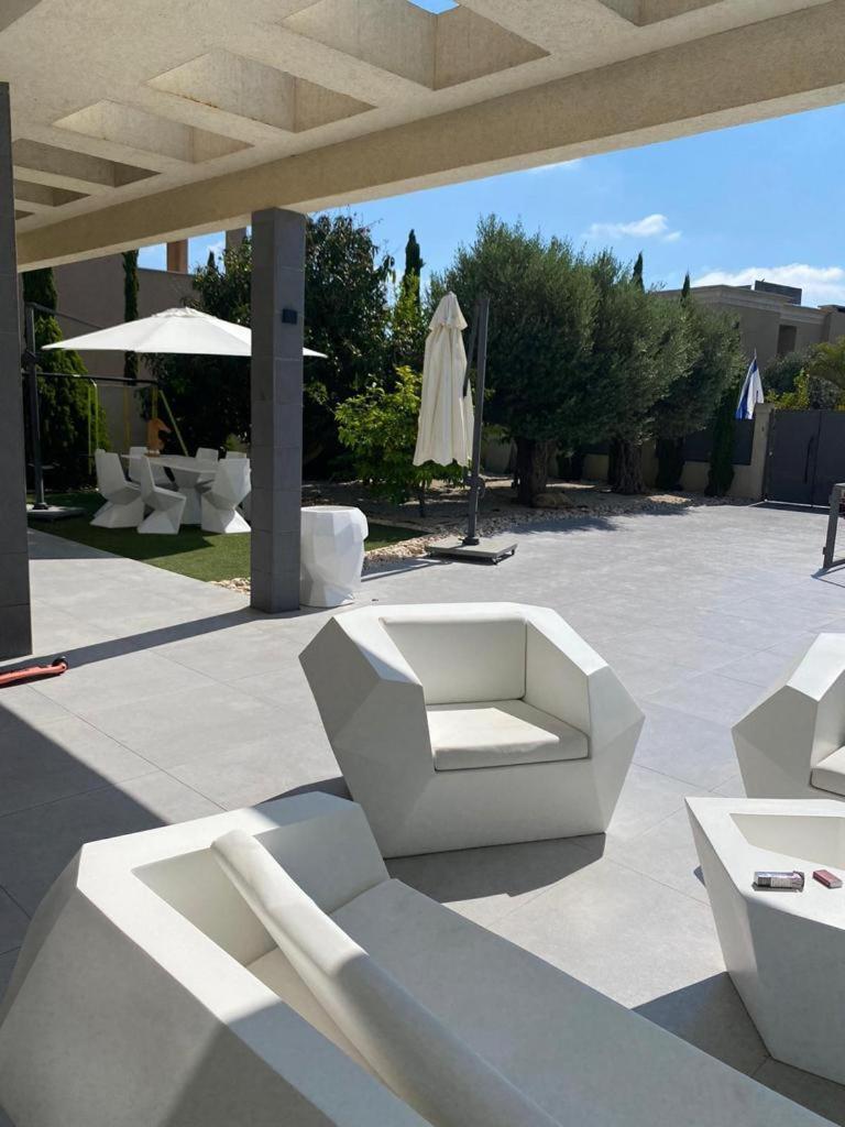 Cesarea Room to Villa - Housity