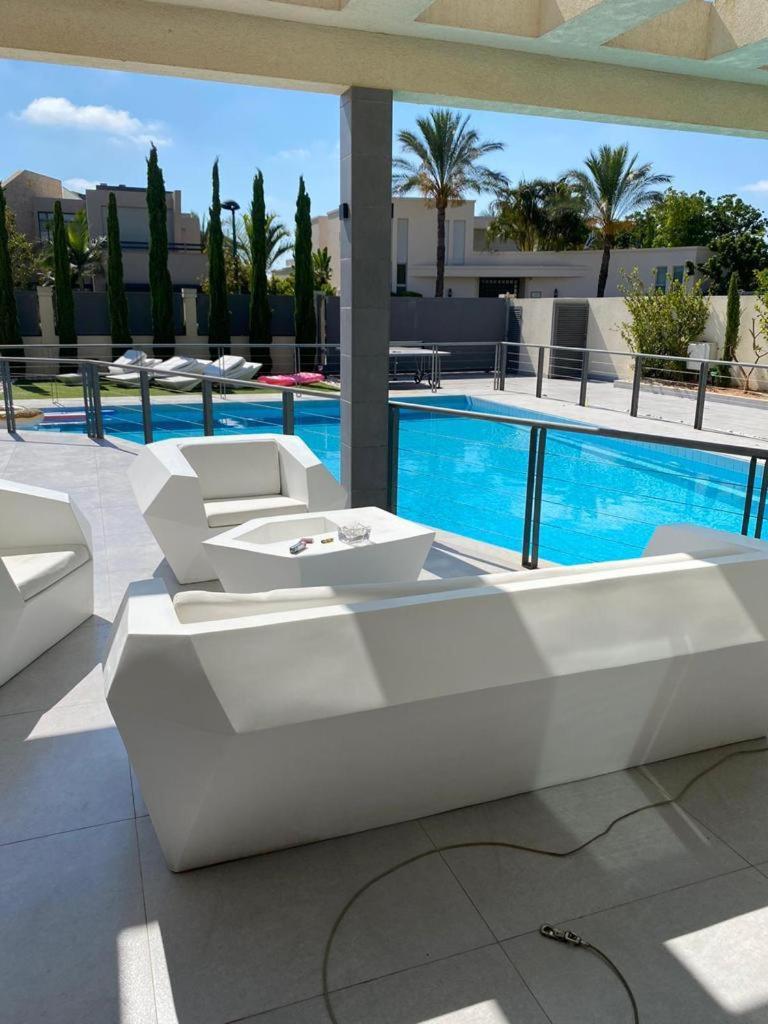 Cesarea Room to Villa - Housity