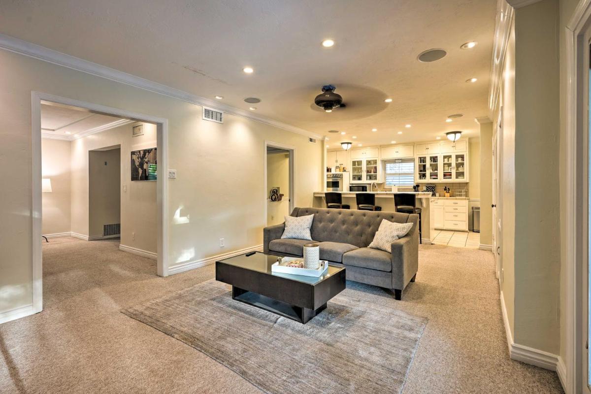 Bakersfield Oasis Sweet Tropical Pool Setup! - Housity