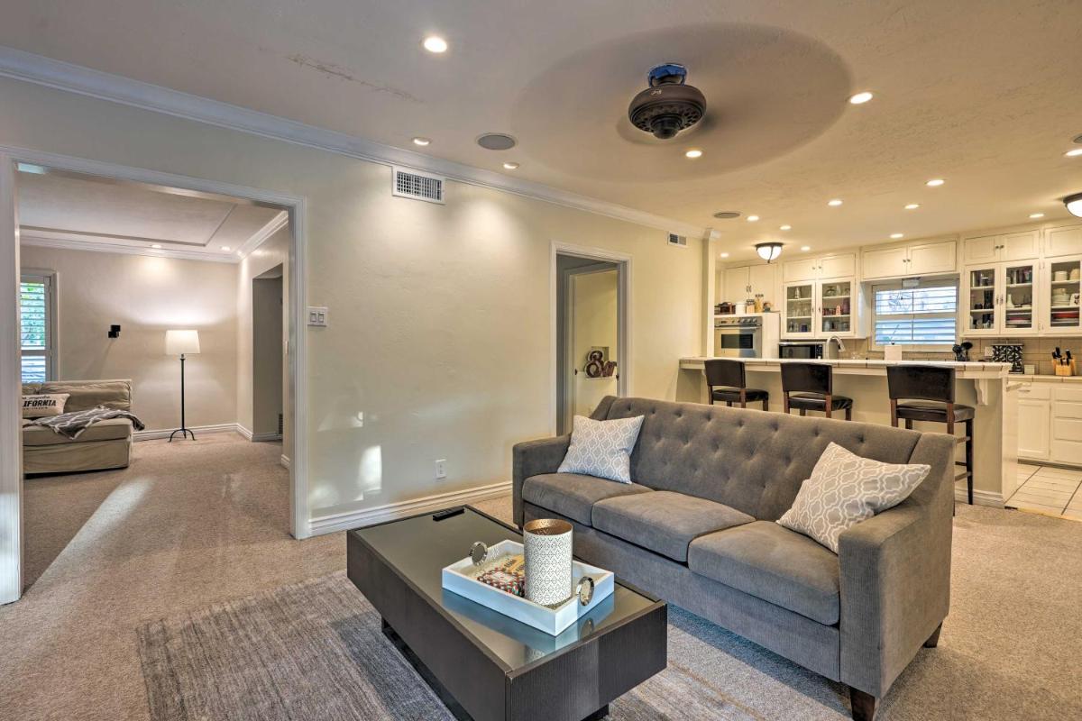 Bakersfield Oasis Sweet Tropical Pool Setup! - Housity