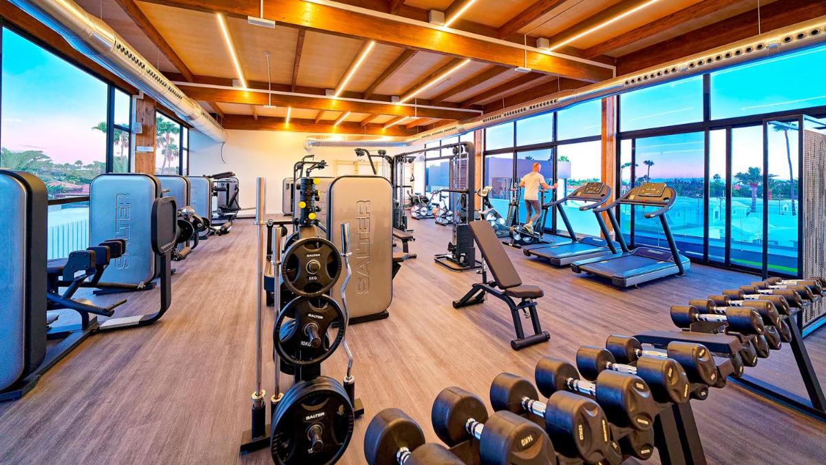 Gimnasio o instalaciones de fitness de Club Maspalomas Suites & Spa - Adults Only