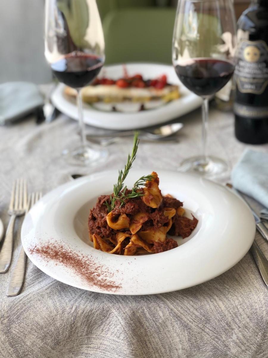 Comida en o cerca de este hotel