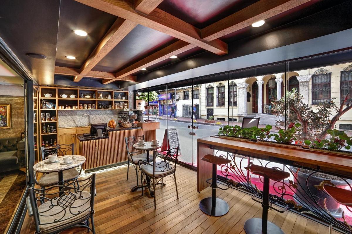 Skalion Hotel - Housity