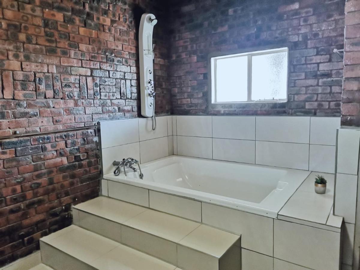 @Anderson Executive Suites - Housity