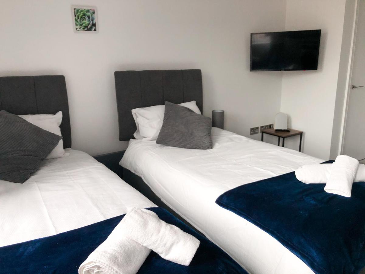10min to City - FREE Parking - Private Studio - Contractor Friendly - Housity