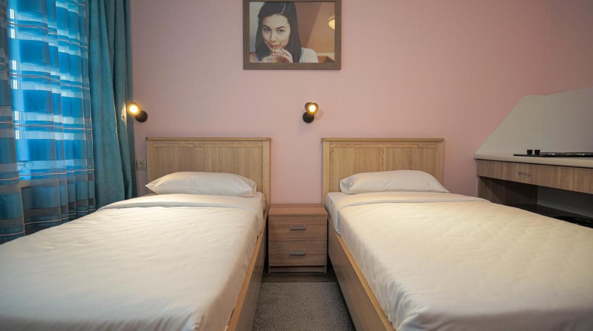 Elhostel - Housity