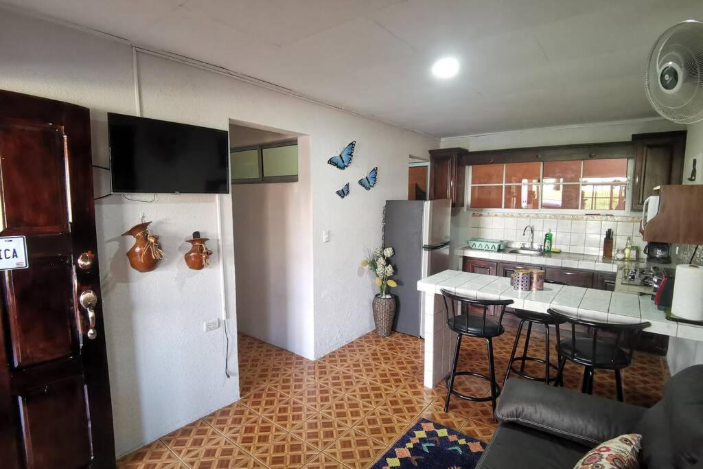 Studio Apartment - Downtown La Fortuna - Housity