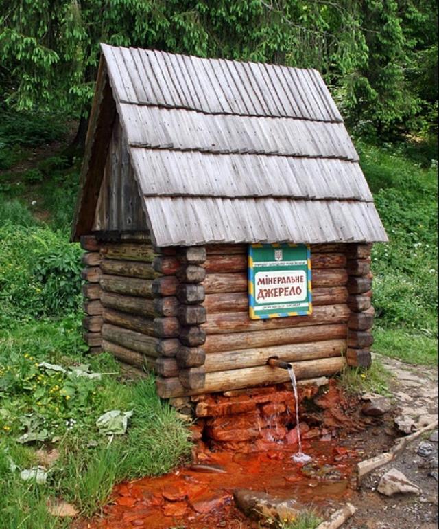 Котедж біля річки - Housity