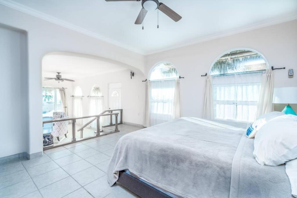 Suitetrails - Awesome Casita with 1BR 1BA with beach & pool