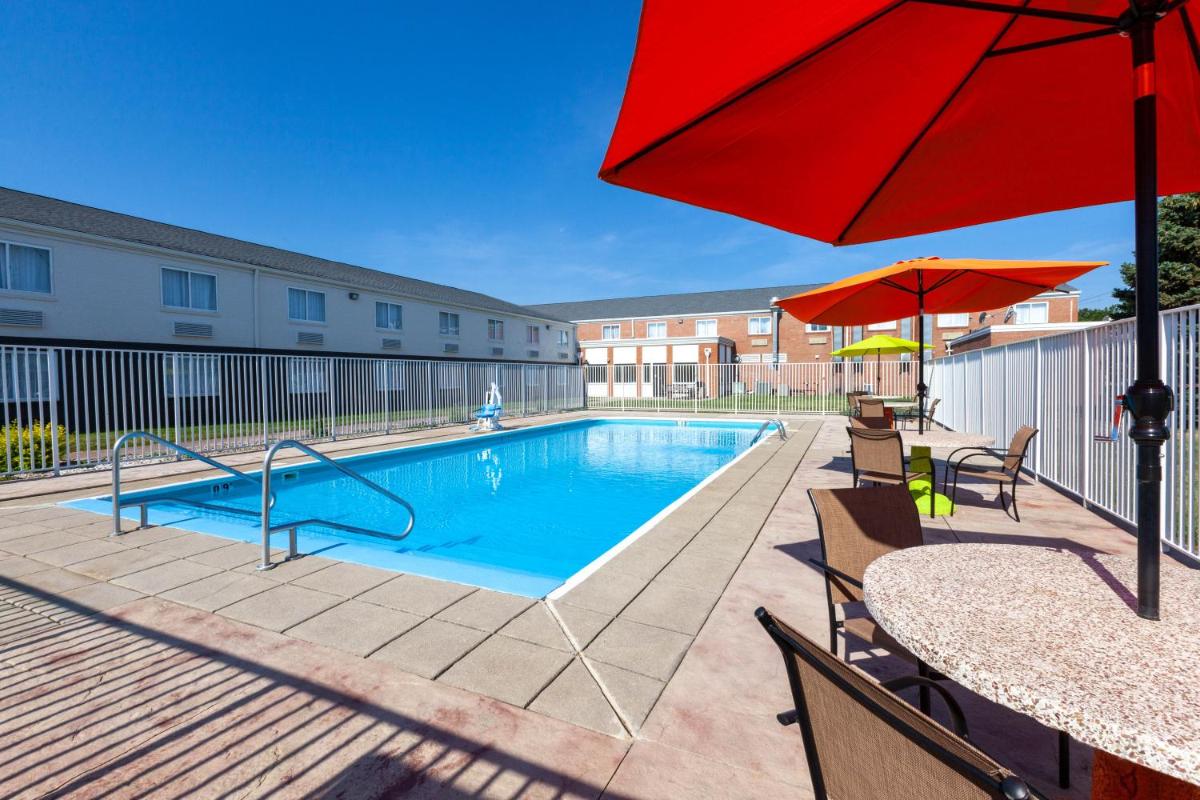 Days Inn by Wyndham Sandusky Cedar Point - Housity