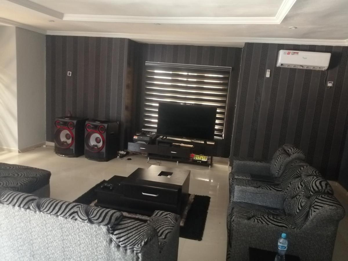 EDGE SERVICE APARTMENT - Housity