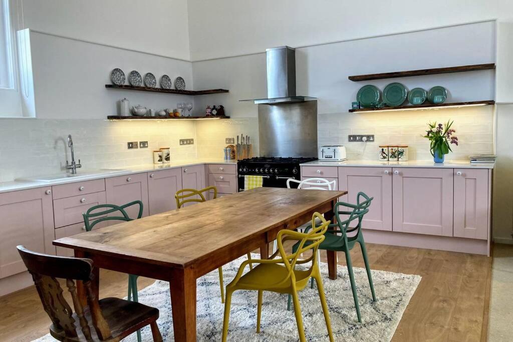 Stunning converted chapel in the centre of Holt - Housity
