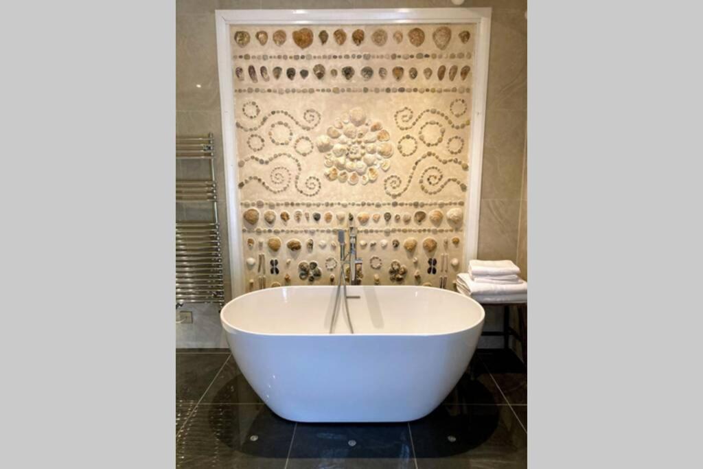 Stunning converted chapel in the centre of Holt - Housity