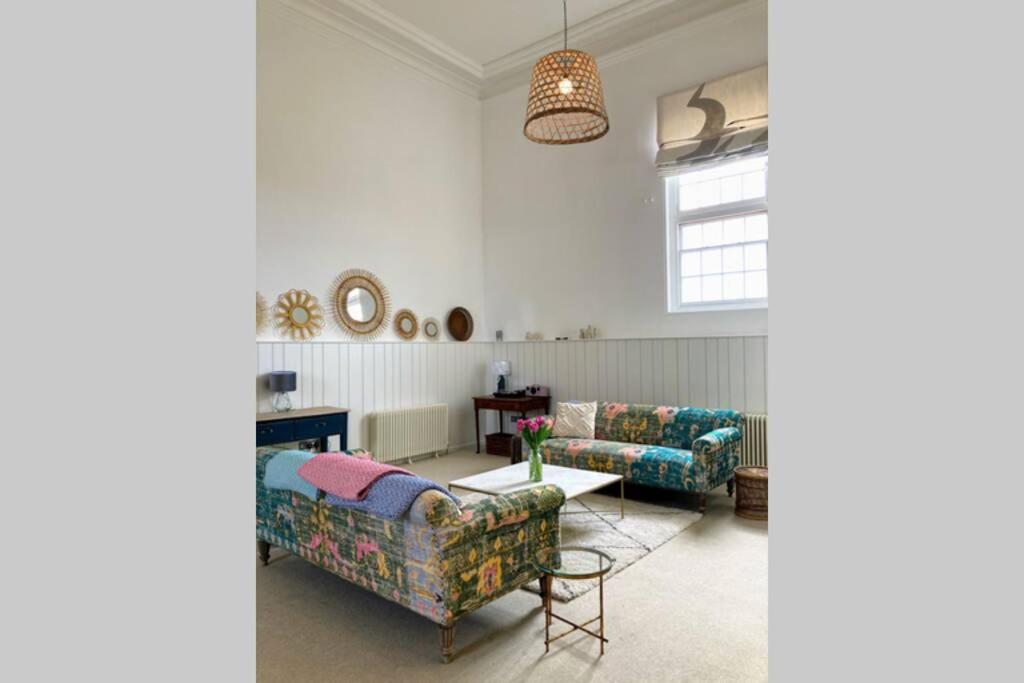 Stunning converted chapel in the centre of Holt - Housity