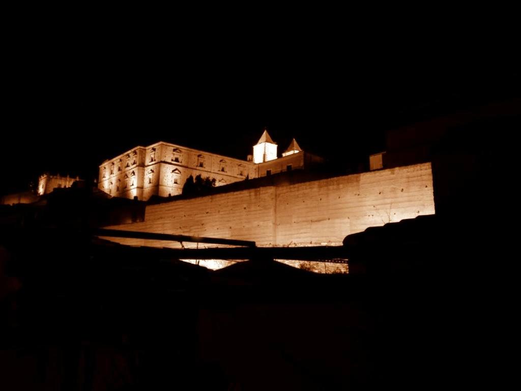 Apartamento Turístico MURALLA DE CÁCERES - Housity