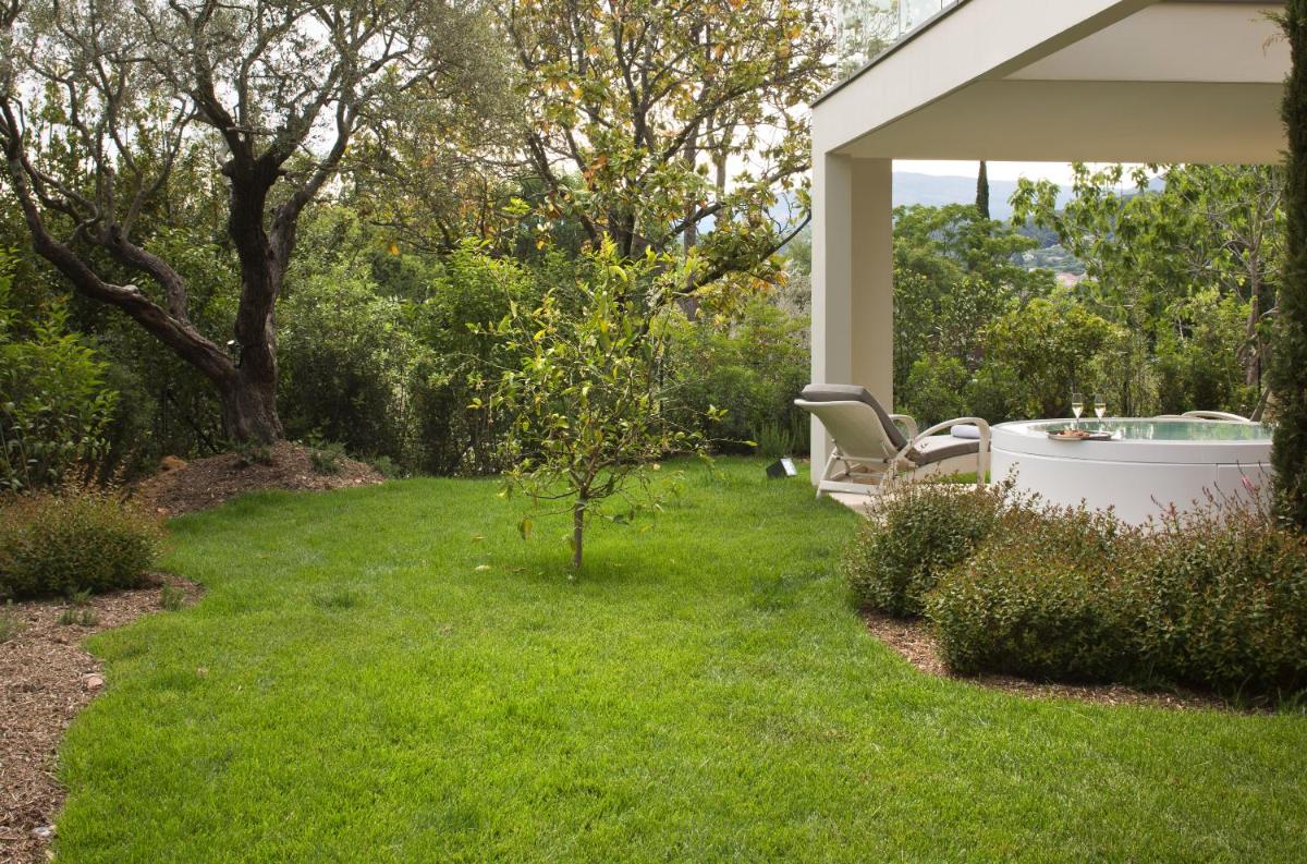 Jardin de l'établissement Domaine du Mas De Pierre