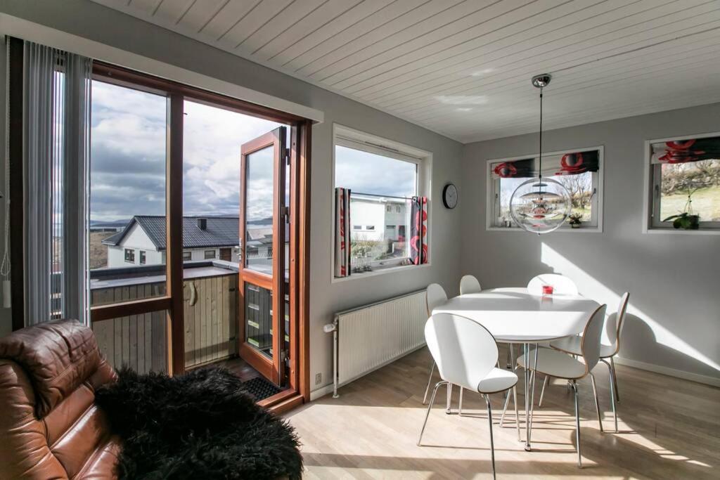 FaroeGuide seaview villa and apartment - Hizvo