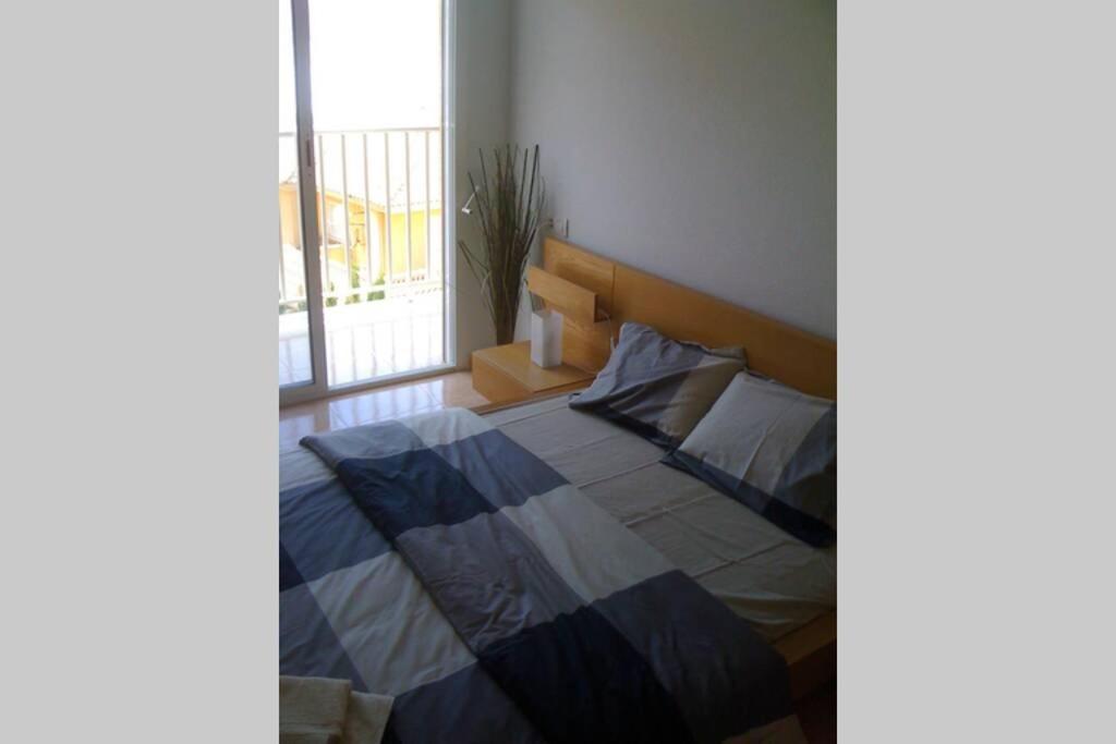 Penthouse 2 Bedroom Apartment with Rooftop Solarium and Parking - Housity