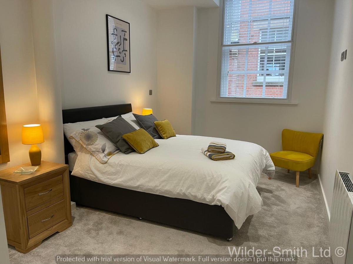 Nottingham City Centre - Luxury 2 Bed Apartment Perfect for Sightseeing, Visiting Family or Friends - Housity