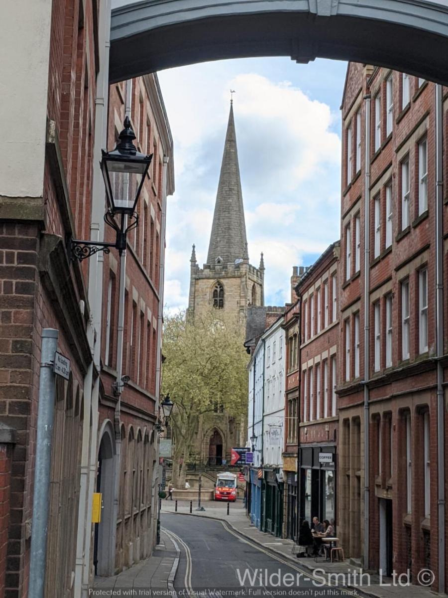 Nottingham City Centre - Luxury 2 Bed Apartment Perfect for Sightseeing, Visiting Family or Friends - Housity