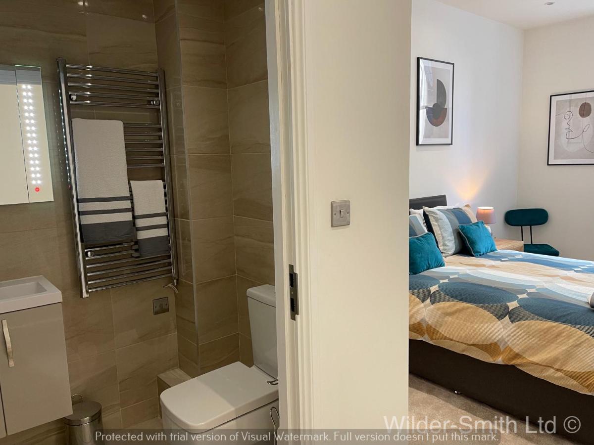 Nottingham City Centre - Luxury 2 Bed Apartment Perfect for Sightseeing, Visiting Family or Friends - Housity