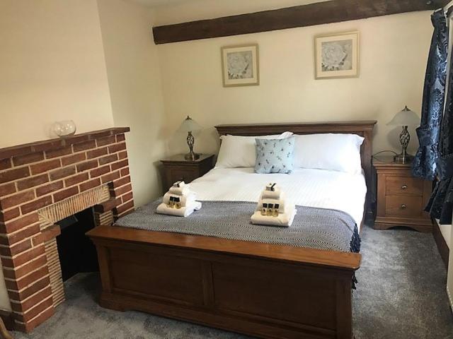 Little Easton Manor - Housity
