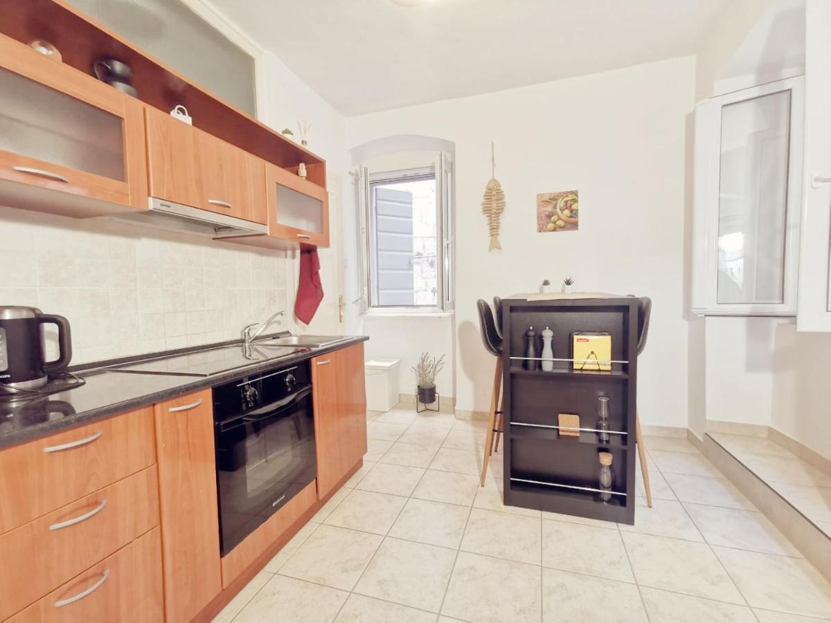 Suitetrails - One bedroom apartment in the old town