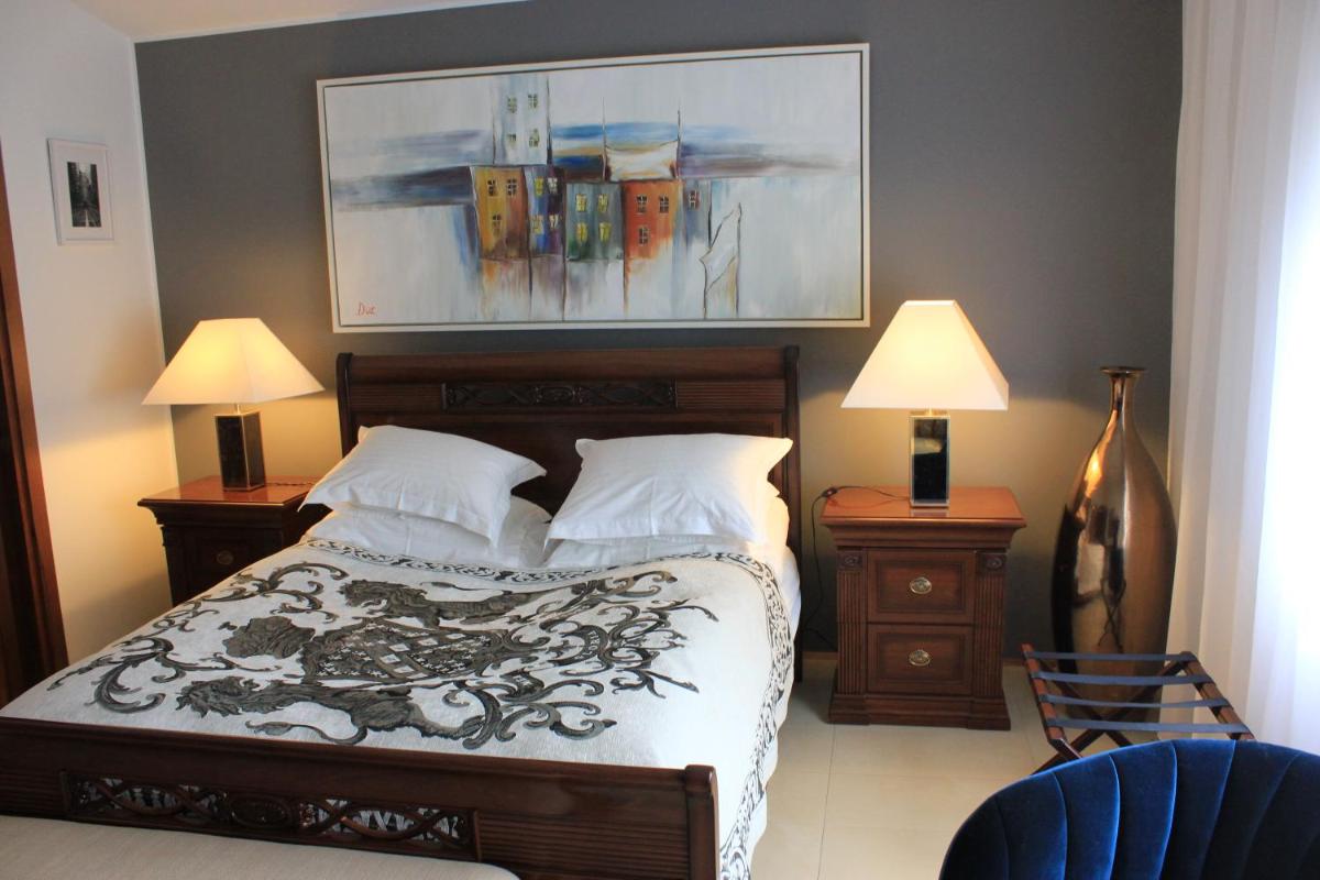Hotel Dimon - Housity
