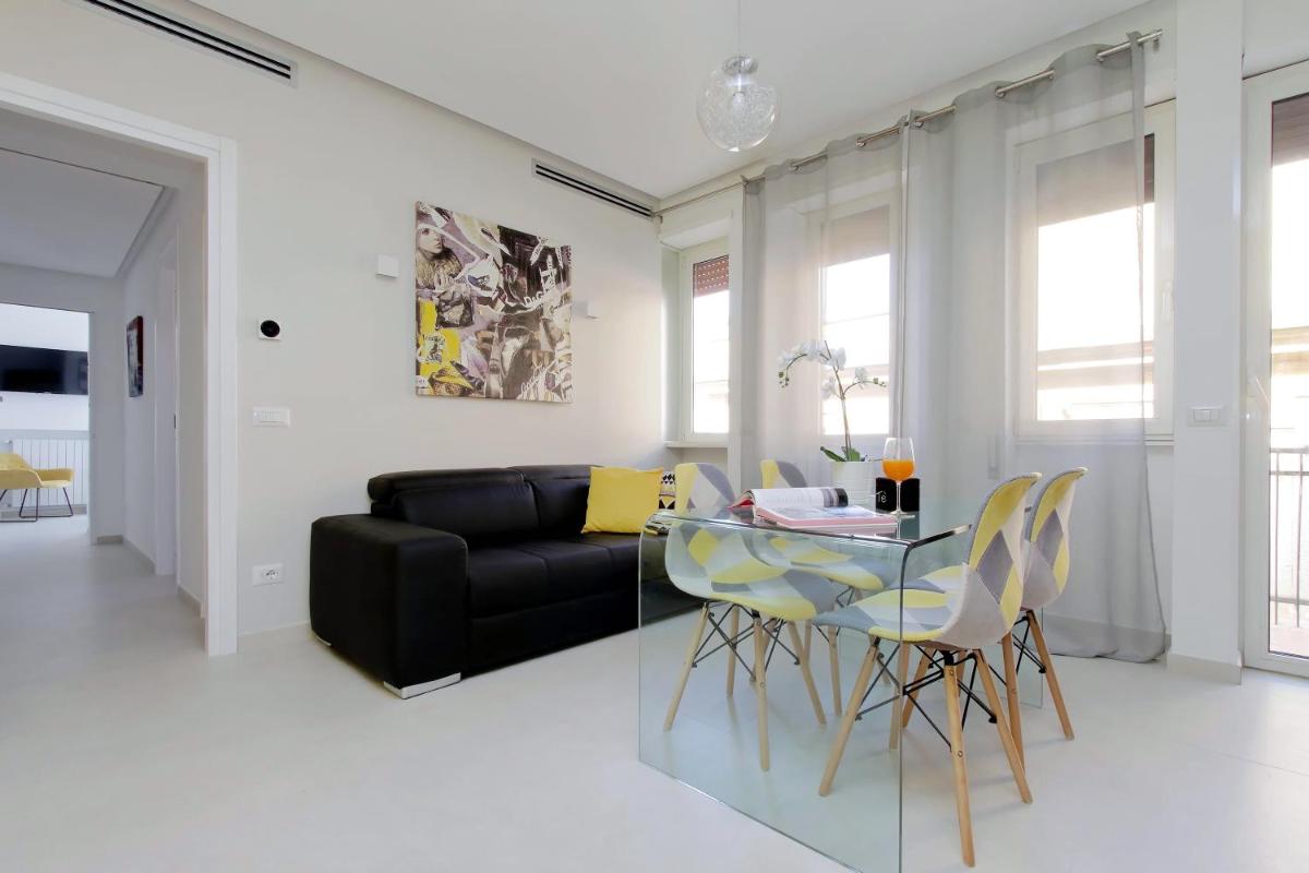 Vatican Museum Apartment with Terrace - Housity