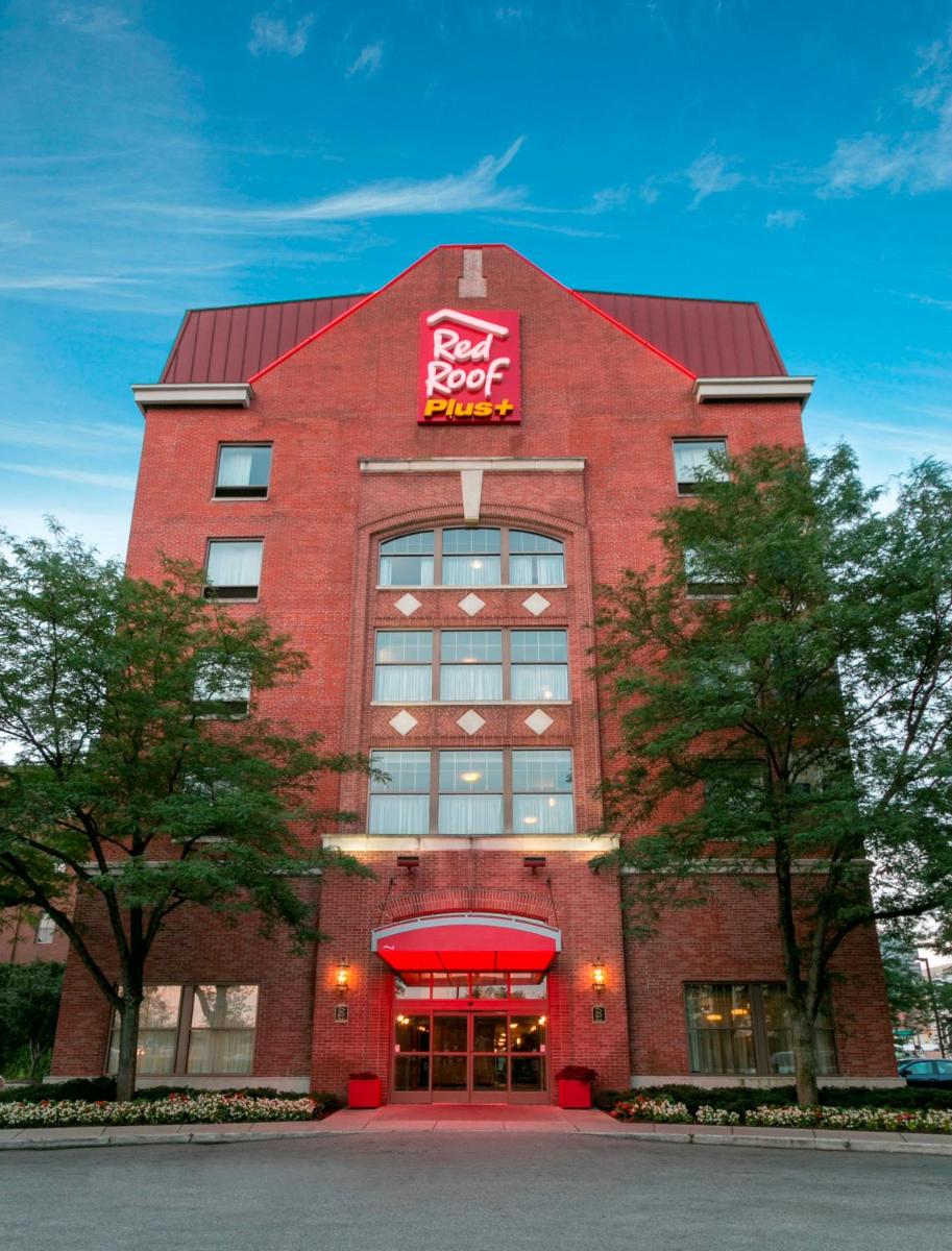Red Roof Inn PLUS+ Columbus Downtown - Convention Center - Housity