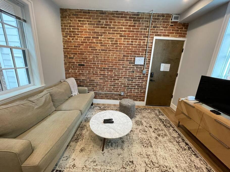 The King Suite at Prince Street Inn ADA Accessible - Housity