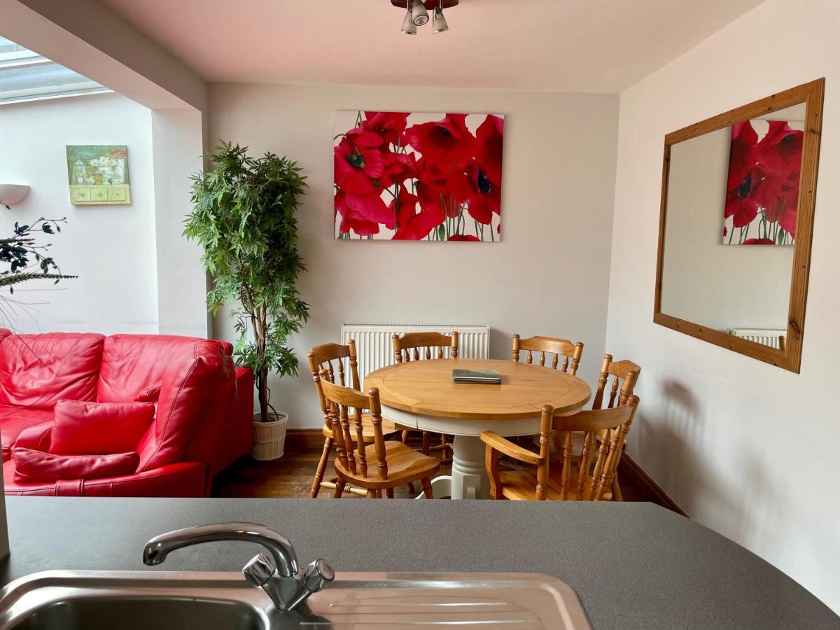 Somers House - pet friendly & parking - Housity