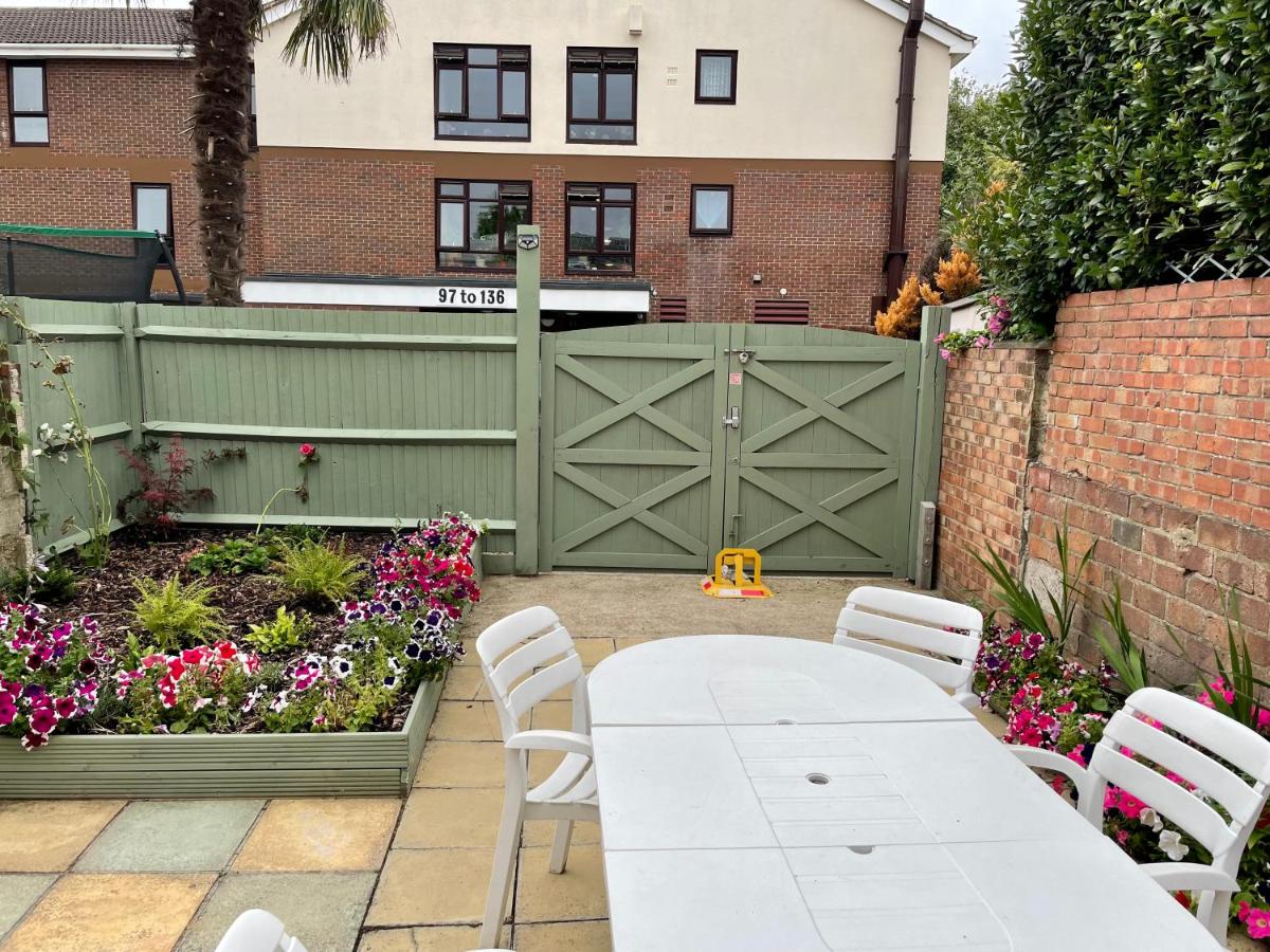 Somers House - pet friendly & parking - Housity