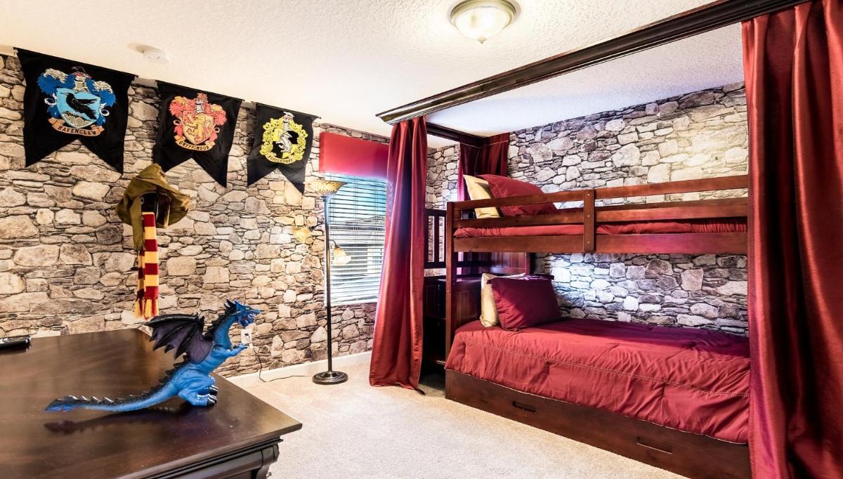 8BR Disney Home w Pool SPA Theater Near Clubhouse - Housity